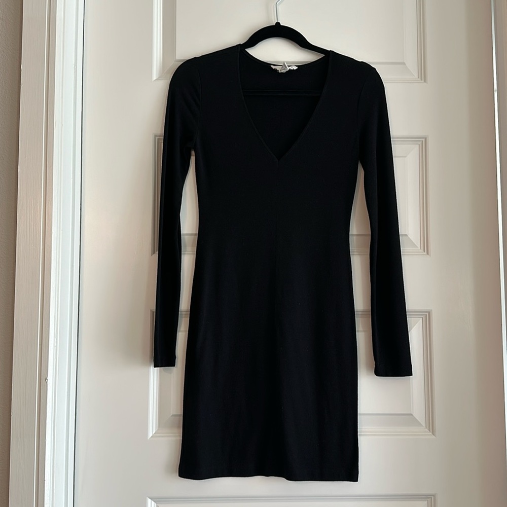 Forever 21 dress (Black) v neck line